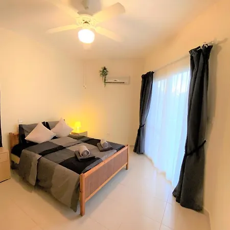 SIRENA CYPRIA - Cozy Apartment in Paphos Apartament *